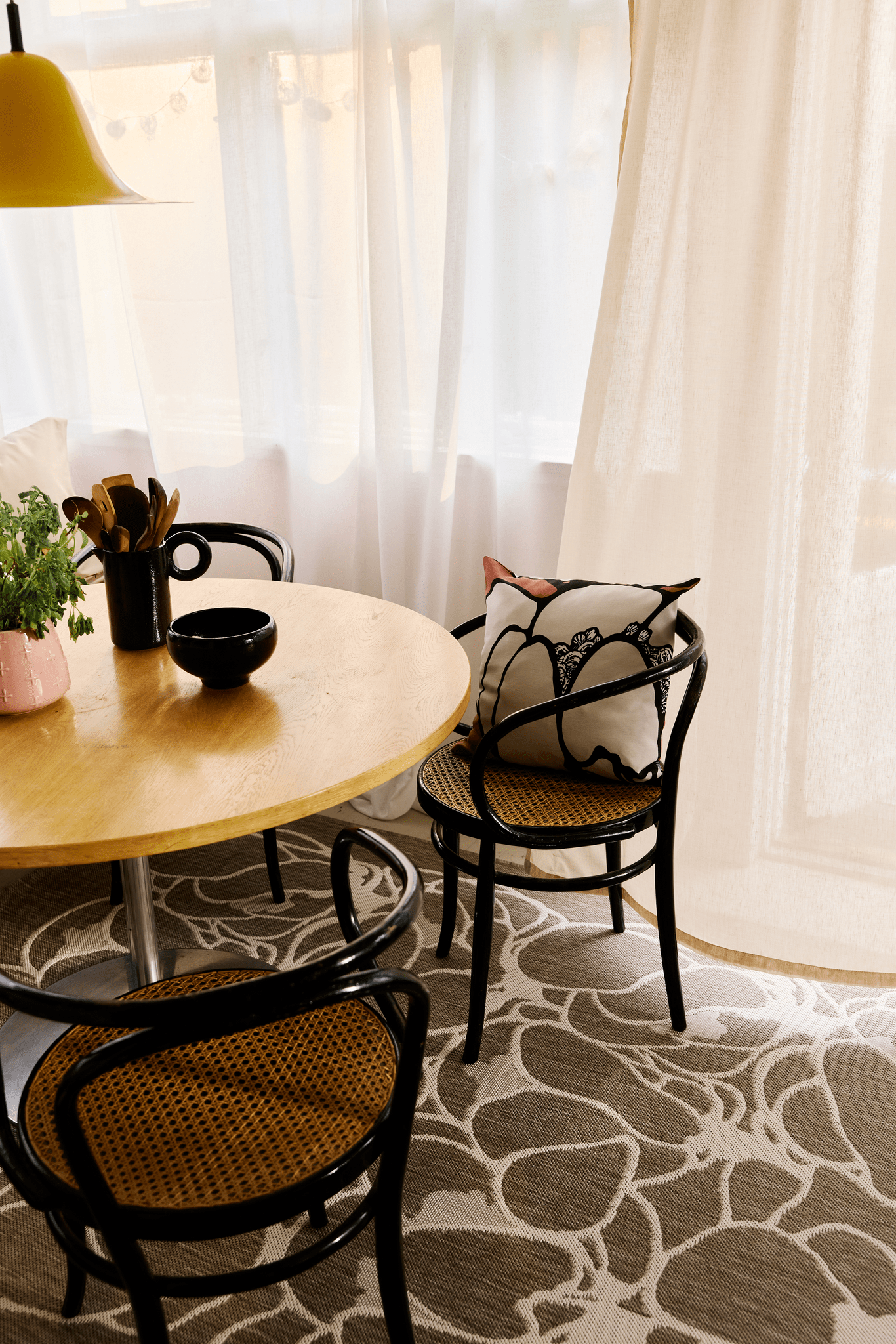 109012-0001_2; Vallila Utu-verho Valkoinen / 140x250 cm 